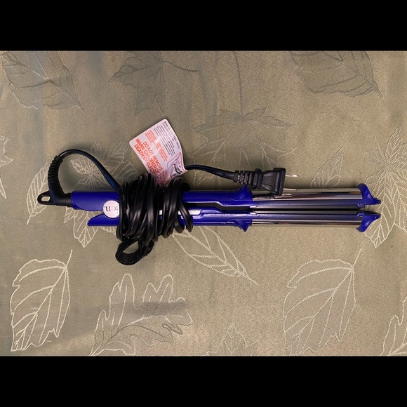 Lightly used hair curler/straightener - Picture 3 of 5